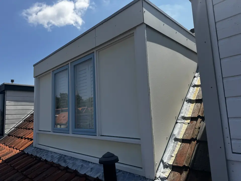 Dakkapel met boeidelen, na de reiniging