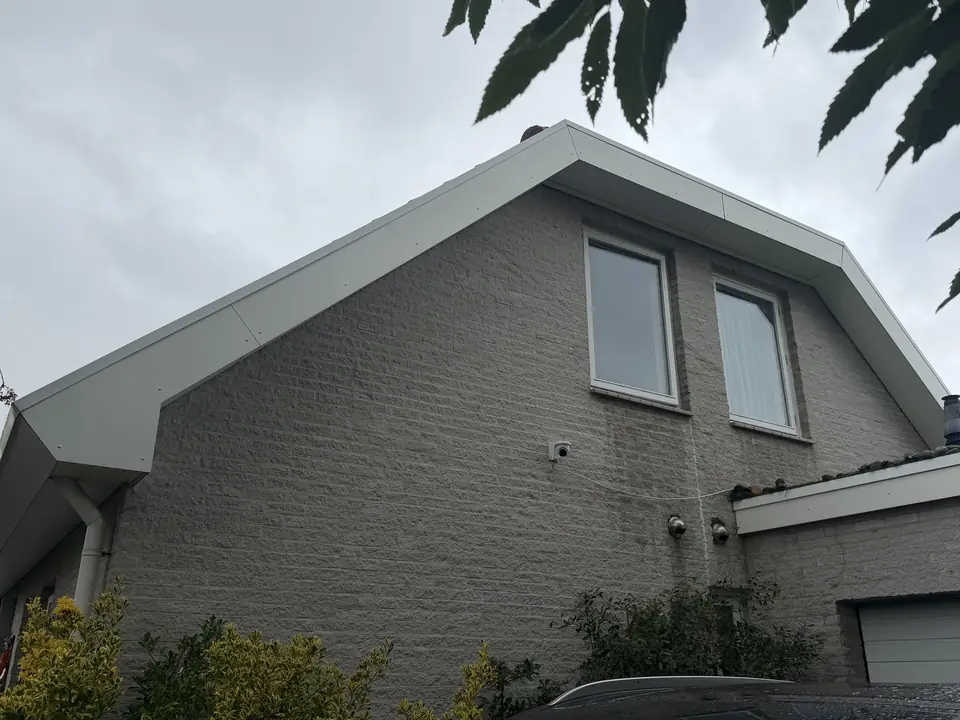 Hetzelfde boeiboord helderwit
